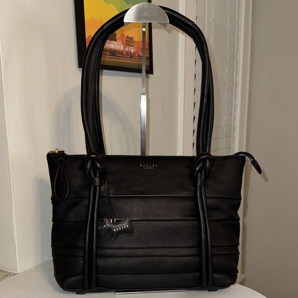 Radley London Farringdon Black Leather Tote w/ Dog Charm - Picture 2 of 9